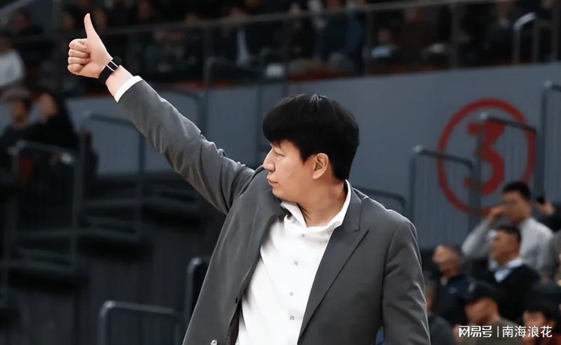 lpl-丢人！拿600万，却全场0分，还遭教练弃用，球迷：不上他山东必赢